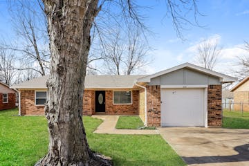 908 N 5th St Noble, OK 73068